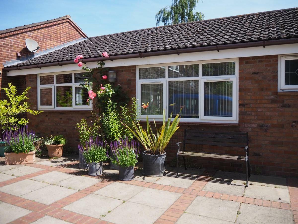 Surlingham Lodge Garden Cottage In Rspb Village Near Norwich Exterior foto