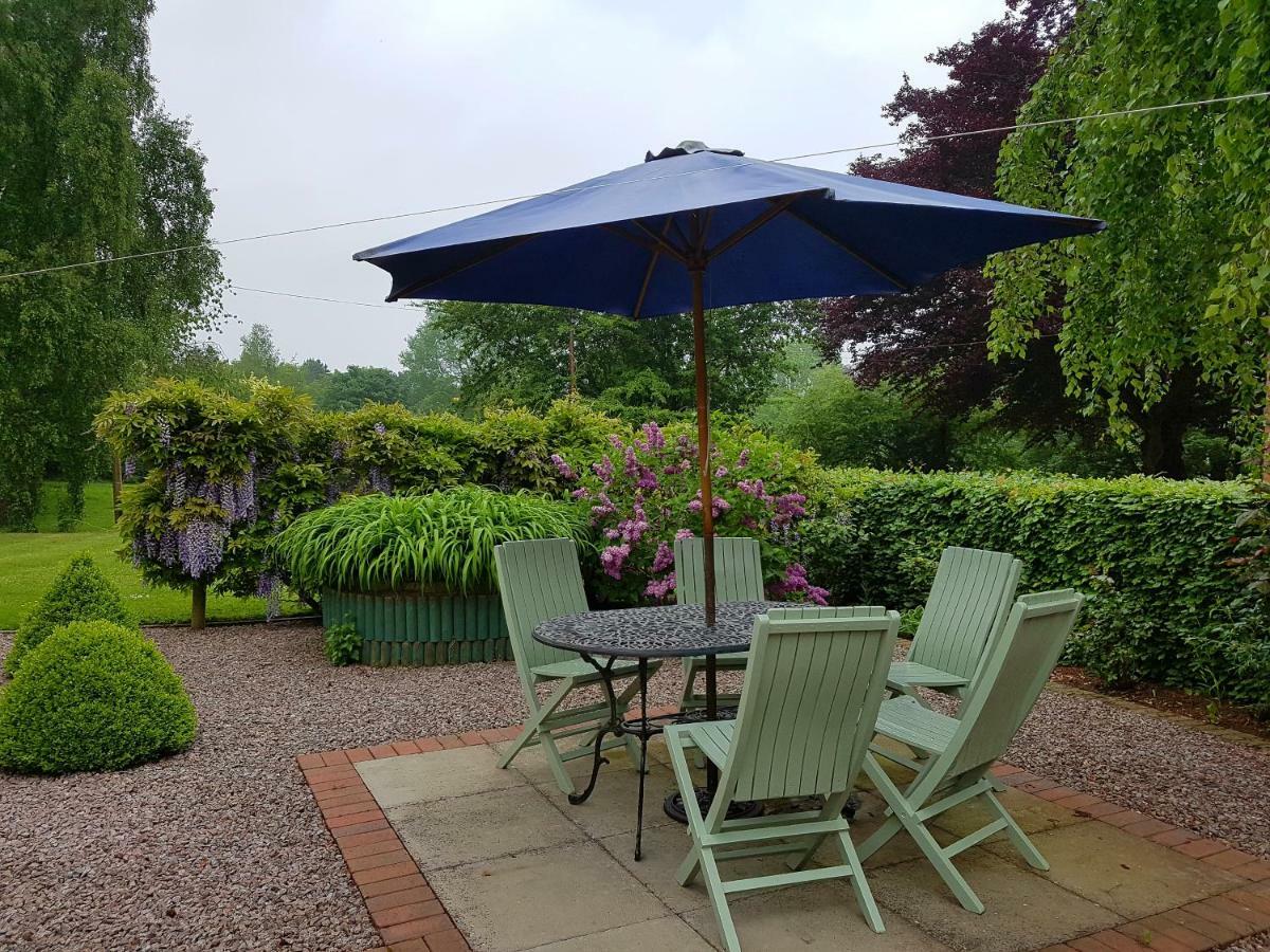 Surlingham Lodge Garden Cottage In Rspb Village Near Norwich Exterior foto